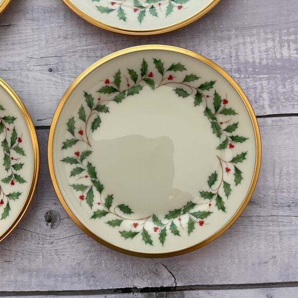 Lenox‎ Holiday Dimension Salad Plates Set Of 4 Holly Berries Gold Trim Lot #2 - Picture 4 of 11